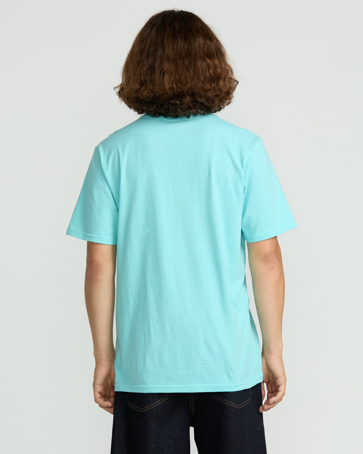 Men's Solid Short Sleeve Shirt Pocket Tee | Volcom Trending
