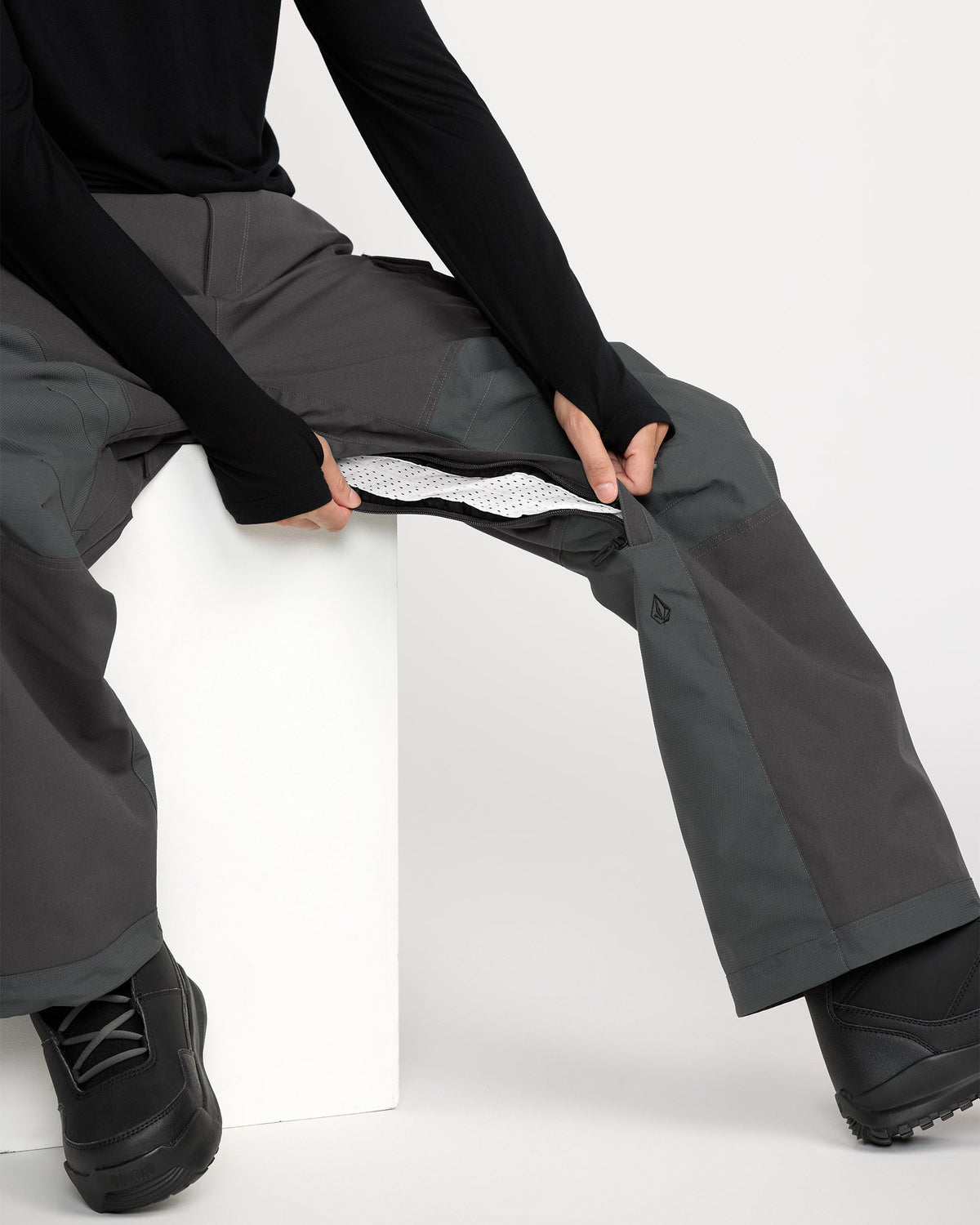 Men's Nwrk Baggy Pants | Volcom Featured