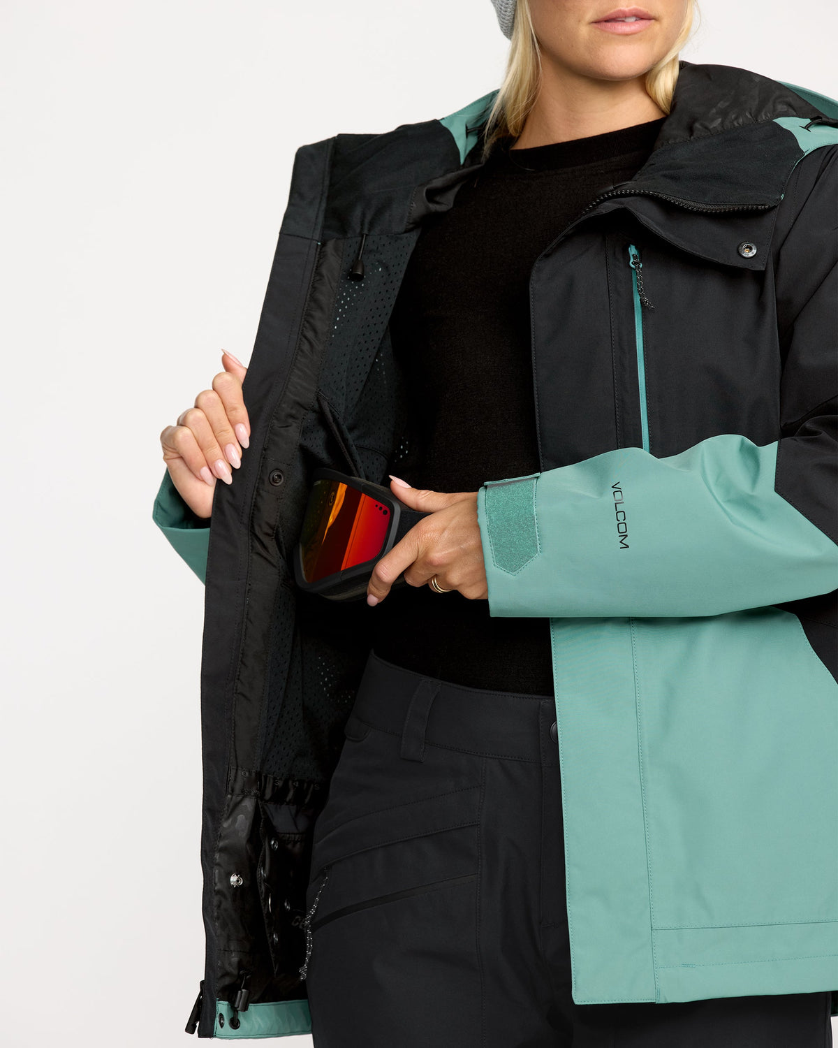 Women's V.Co Tech Eras Gore-Tex Insulated Jacket | Volcom Signature