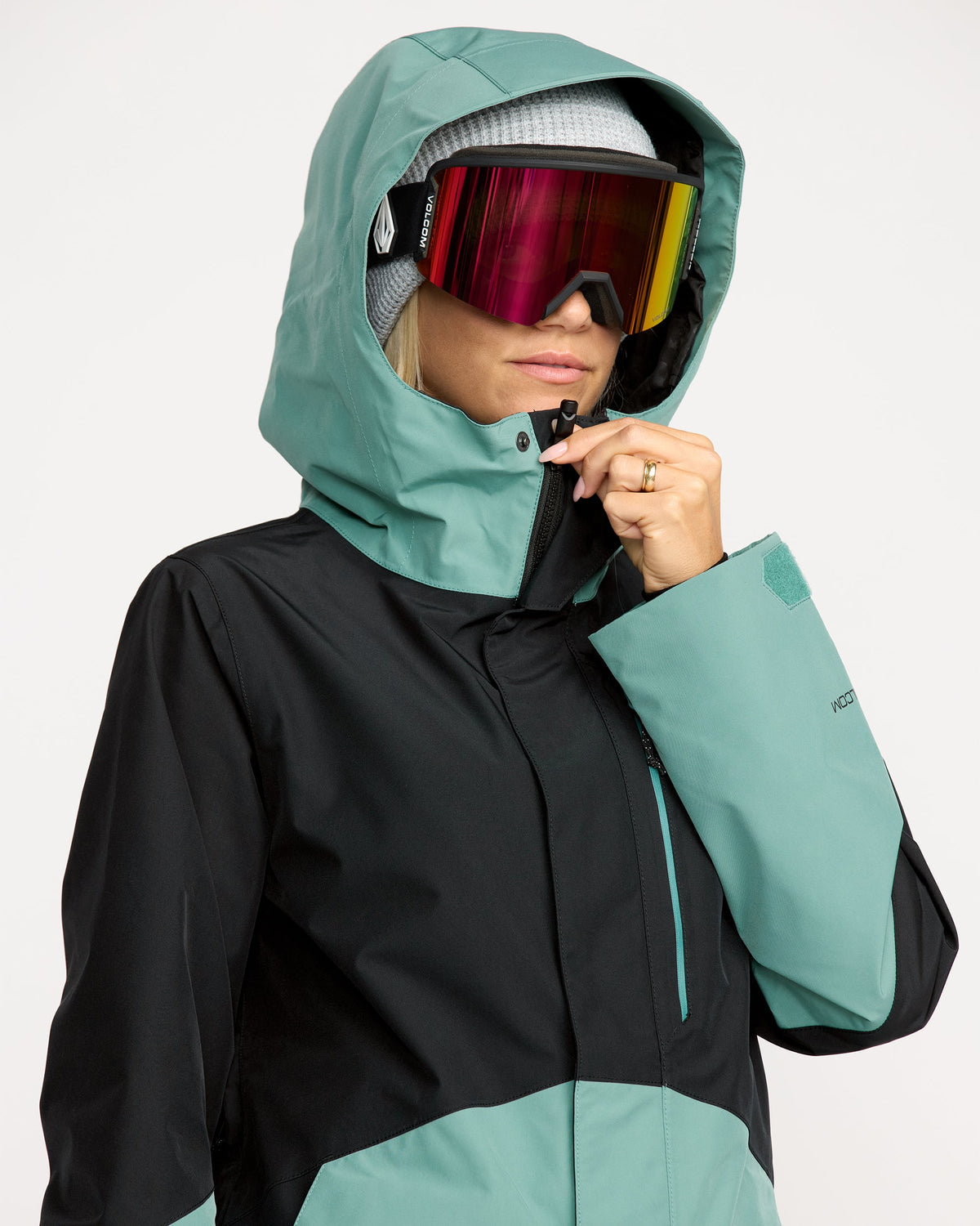Women's V.Co Tech Eras Gore-Tex Insulated Jacket | Volcom Signature
