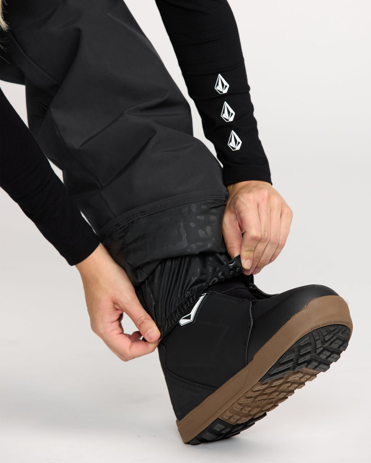 Women's Frochickie Insulated Pants | Volcom Top Pick
